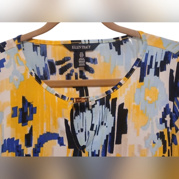 Ellen Tracy - NWT, Multi Colored Blouse, Gold Logo In Round Neck, 3/4 Sleeve W/ - Picture 7 of 11